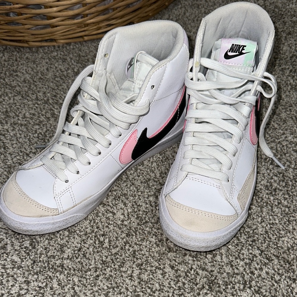 Nike Women's White and Pink High-Top Sneakers